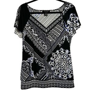 White House Black Market Black‎ and White Geometric Blouse Size L